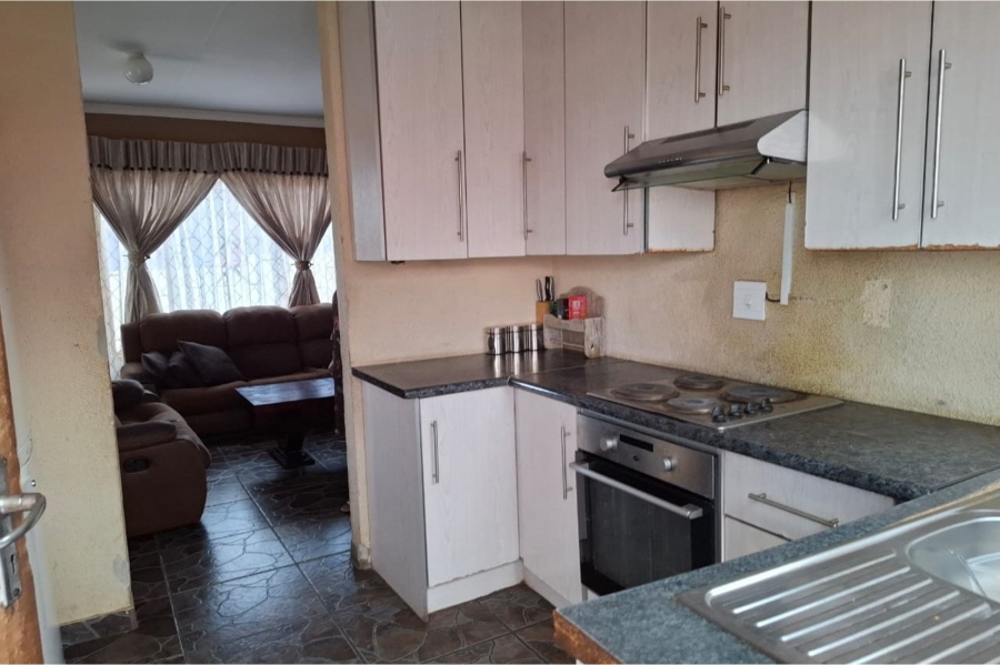 To Let 3 Bedroom Property for Rent in Tlhabane West North West